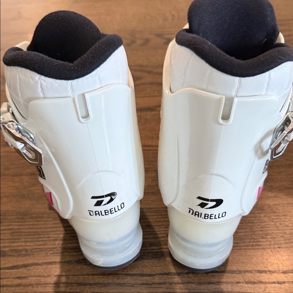 Girls Dalbello White and Pink Ski Boots size 19.5 - Picture 3 of 4